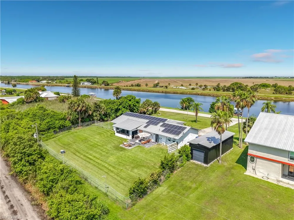 2795 River Road Moore Haven, FL 33471