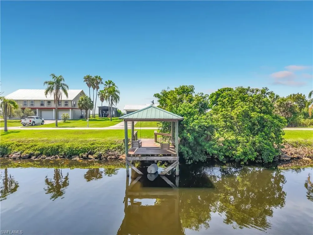 2795 River Road Moore Haven, FL 33471