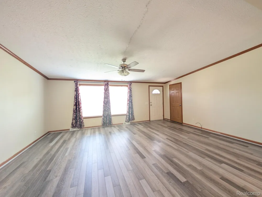11766 Village Pines Court Green Oak Township, MI 48178