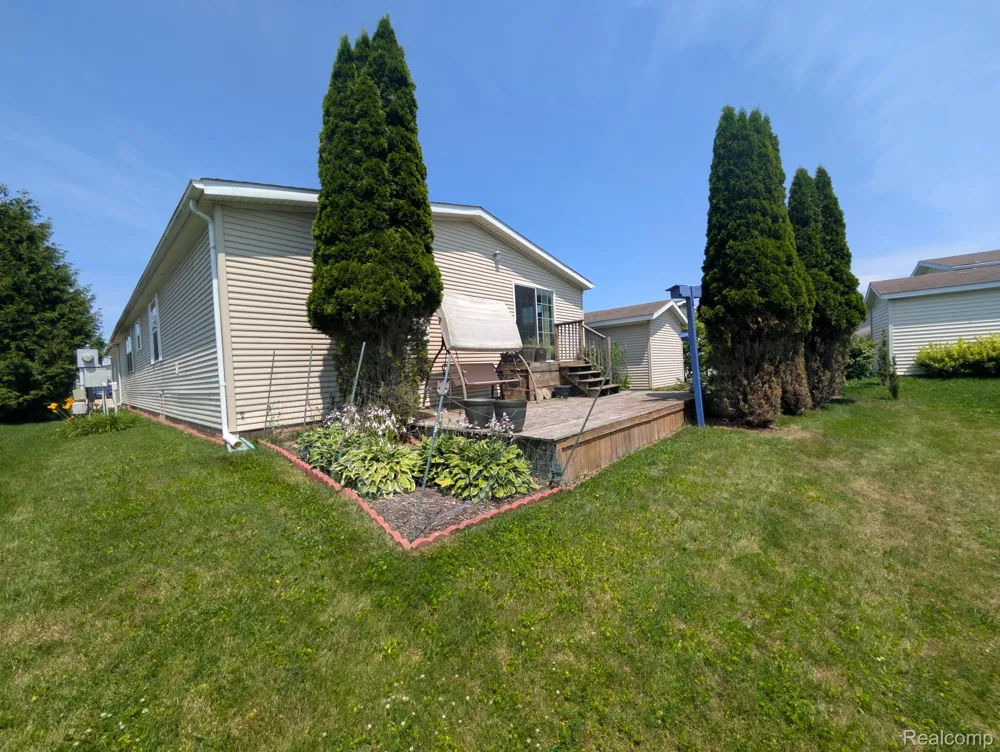 11766 Village Pines Court Green Oak Township, MI 48178