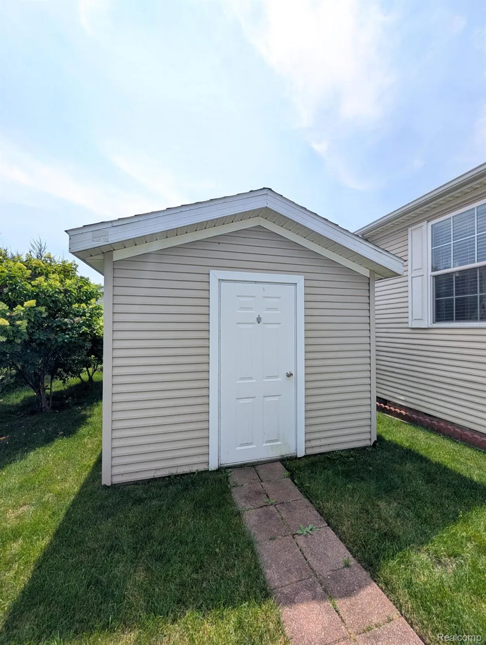 11766 Village Pines Court Green Oak Township, MI 48178