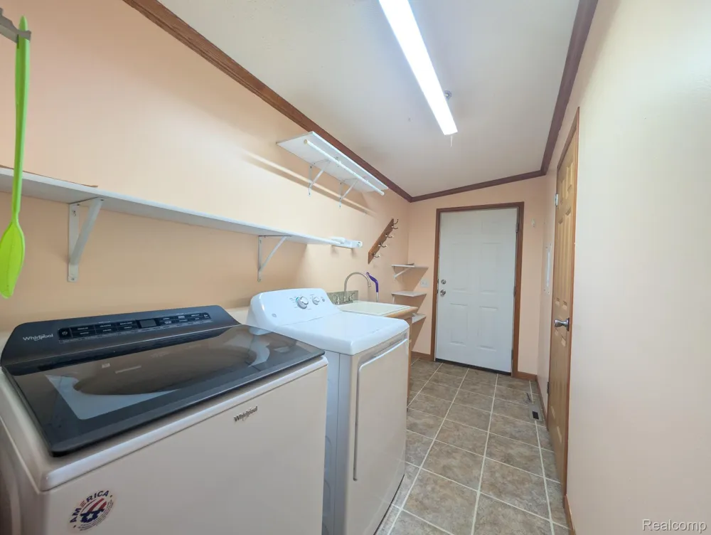 11766 Village Pines Court Green Oak Township, MI 48178