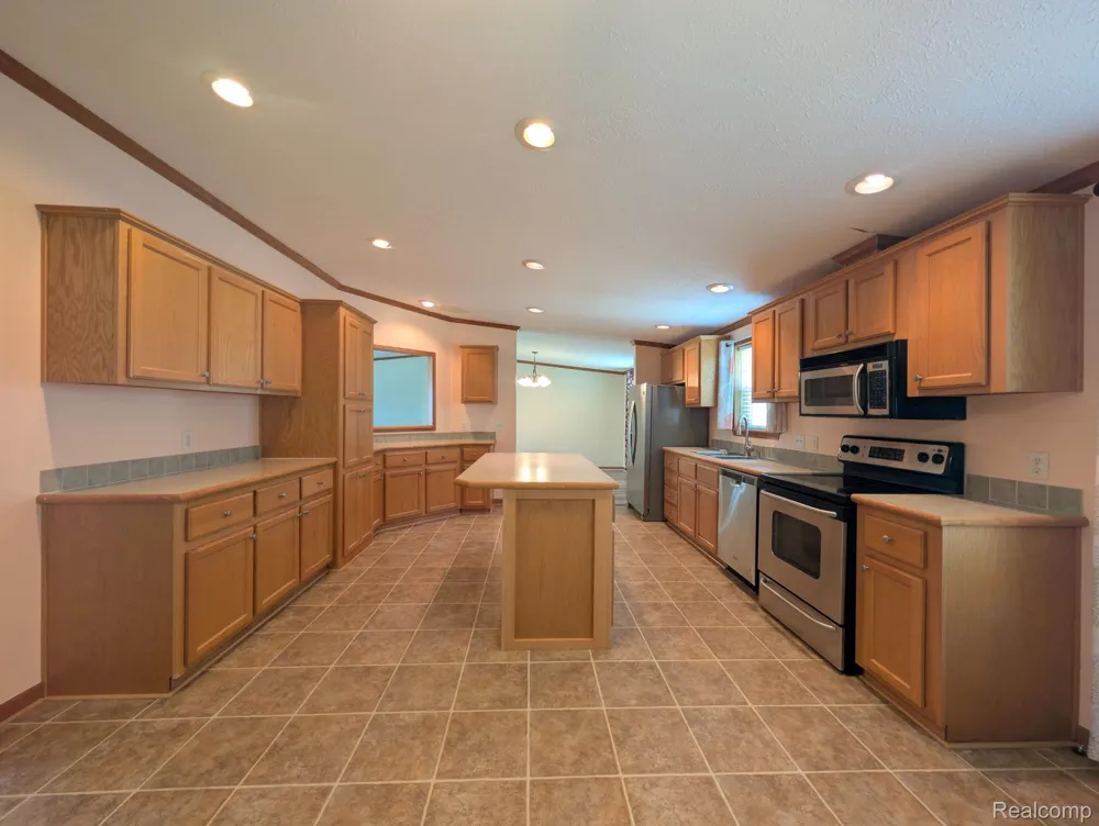 11766 Village Pines Court Green Oak Township, MI 48178