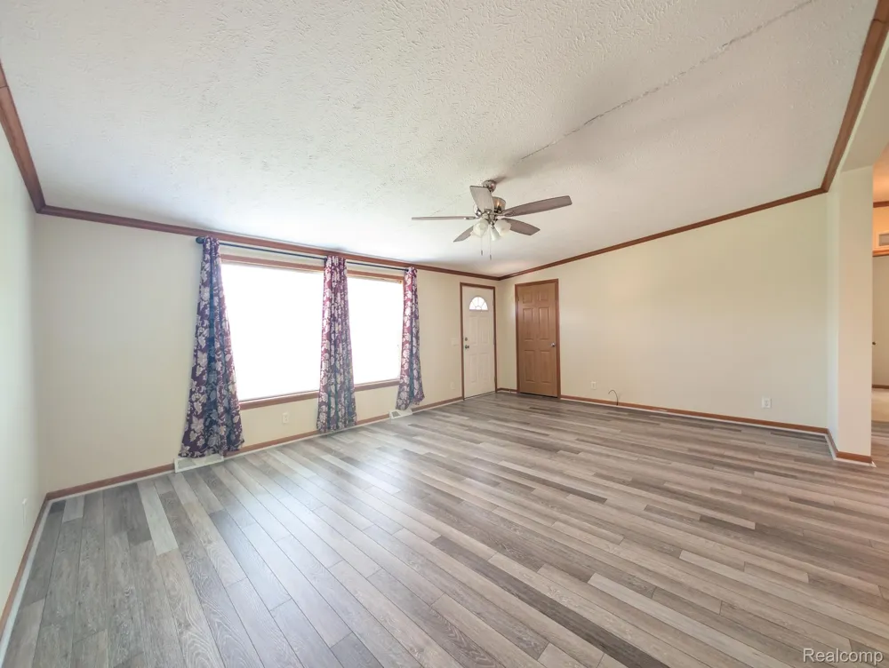 11766 Village Pines Court Green Oak Township, MI 48178