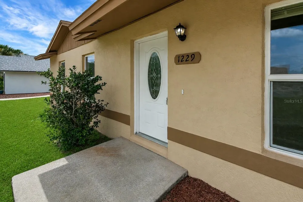 1229 PADGETT CIRCLE Lady Lake, FL 32159