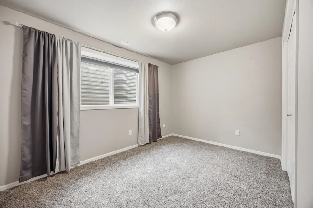 219 6th Street E Horace, ND 58047