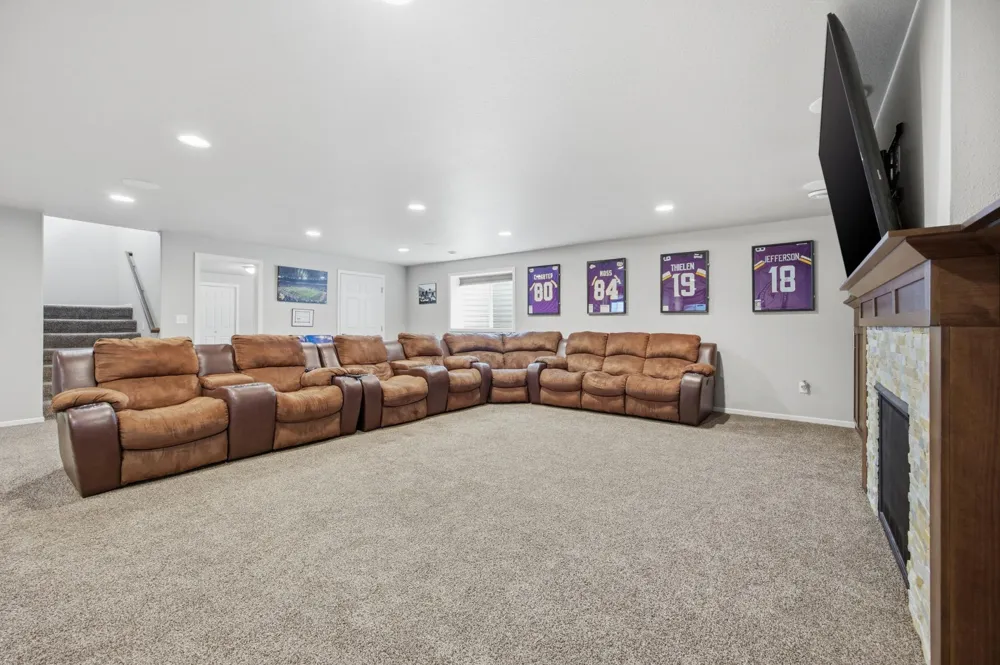219 6th Street E Horace, ND 58047