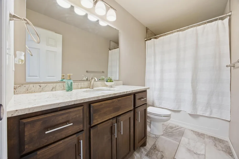 219 6th Street E Horace, ND 58047