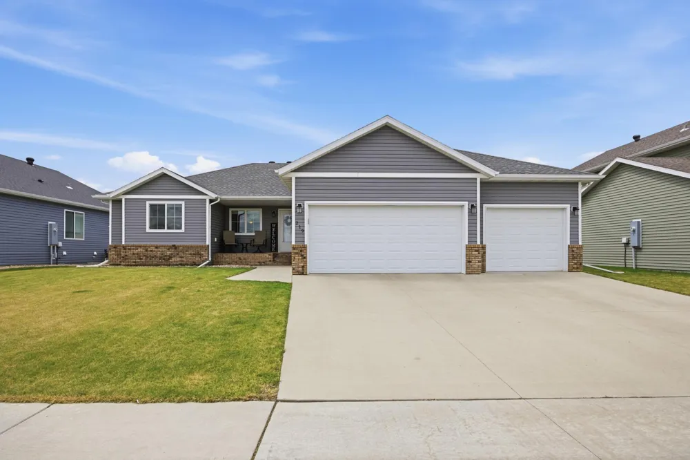 219 6th Street E Horace, ND 58047