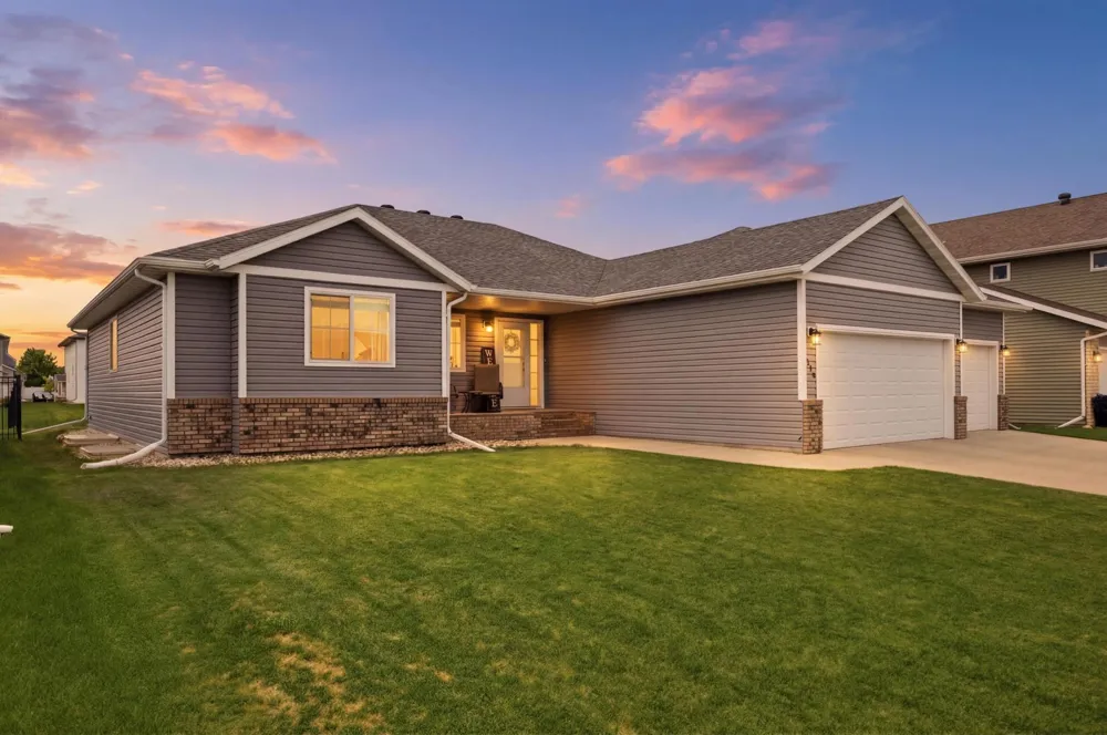 219 6th Street E Horace, ND 58047