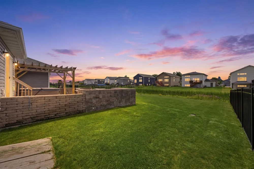219 6th Street E Horace, ND 58047