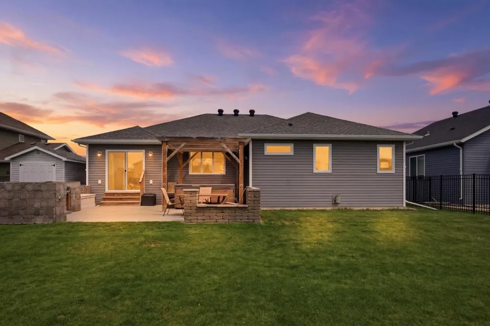 219 6th Street E Horace, ND 58047