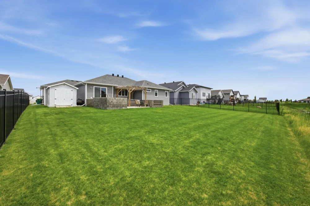 219 6th Street E Horace, ND 58047