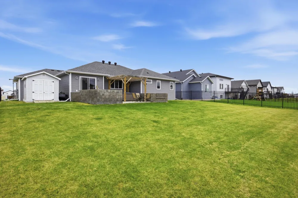 219 6th Street E Horace, ND 58047
