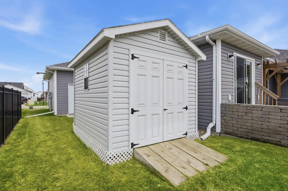 219 6th Street E Horace, ND 58047