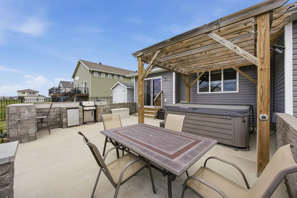 219 6th Street E Horace, ND 58047