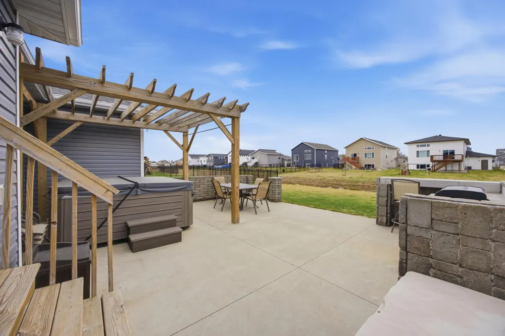 219 6th Street E Horace, ND 58047