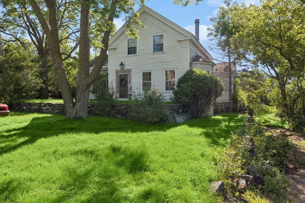 212 Basil Street Taylors Falls, MN 55084