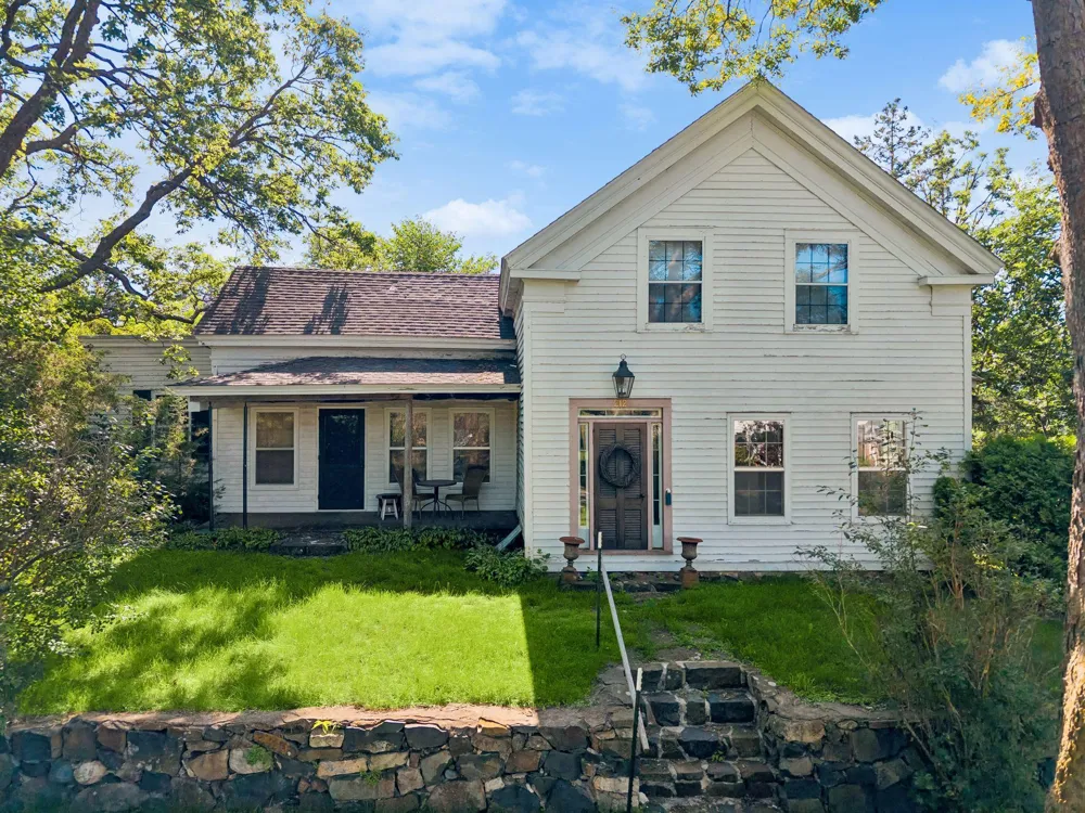 212 Basil Street Taylors Falls, MN 55084