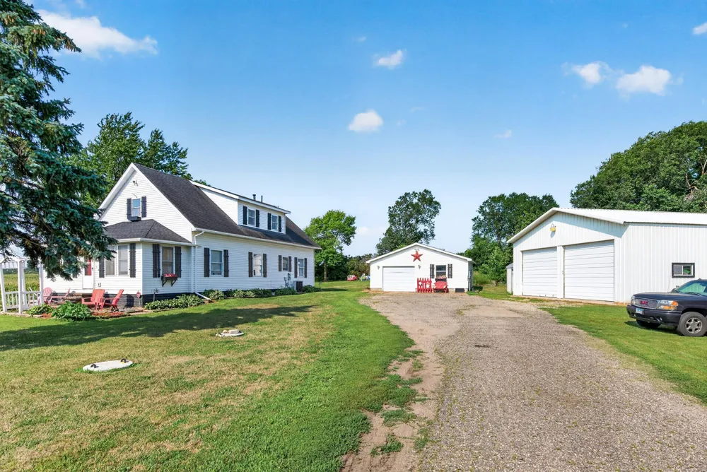 9711 Ireland Avenue NW Annandale, MN 55302