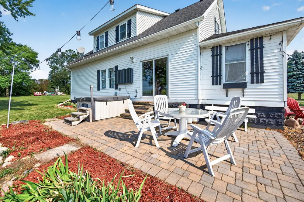 9711 Ireland Avenue NW Annandale, MN 55302