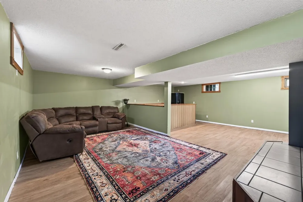 9711 Ireland Avenue NW Annandale, MN 55302