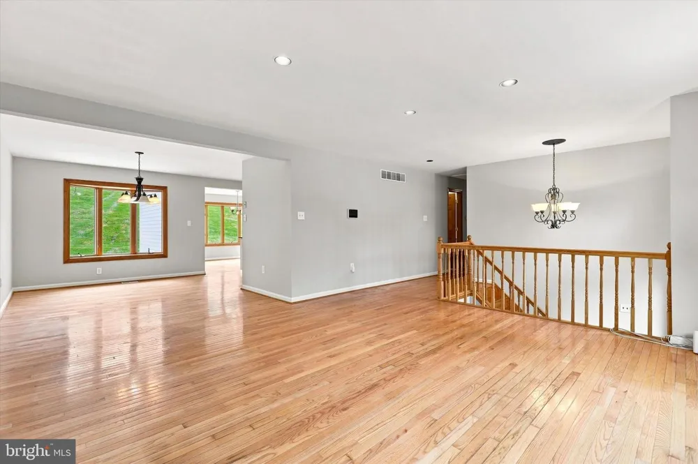 737 VANCE DRIVE Glenside, PA 19038