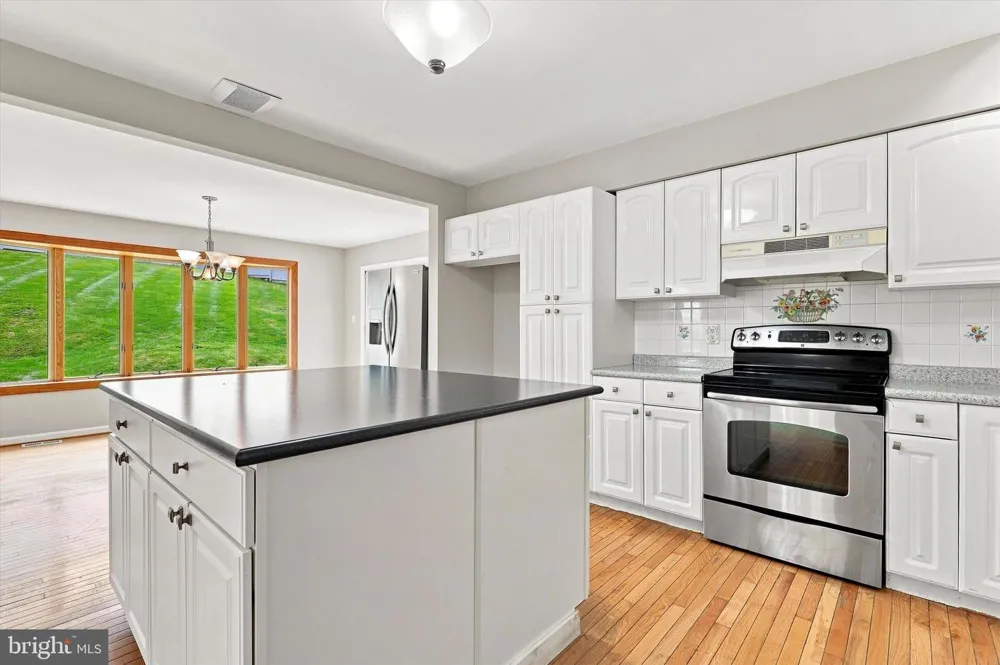 737 VANCE DRIVE Glenside, PA 19038