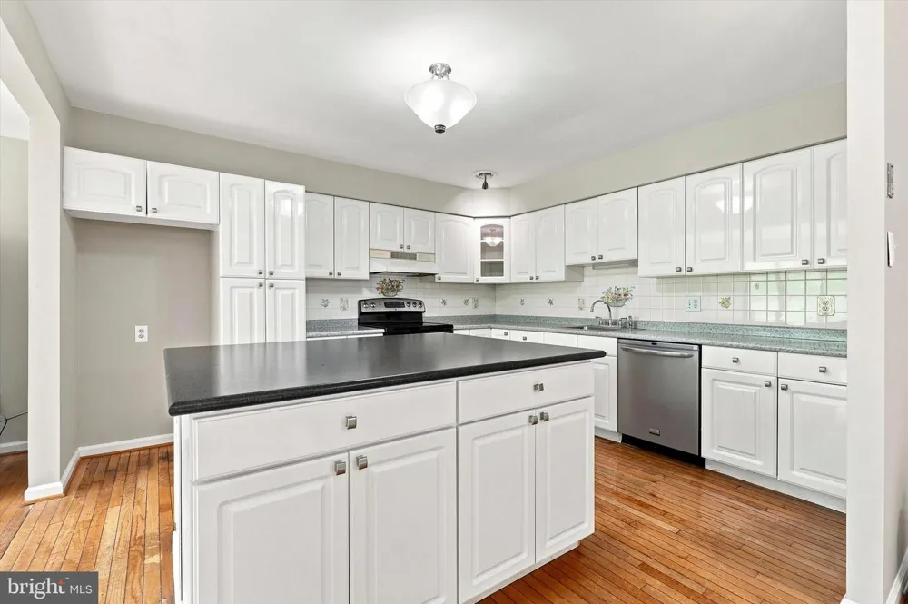 737 VANCE DRIVE Glenside, PA 19038