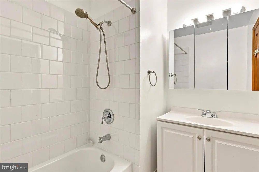 737 VANCE DRIVE Glenside, PA 19038
