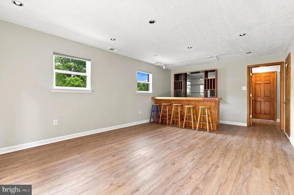 737 VANCE DRIVE Glenside, PA 19038