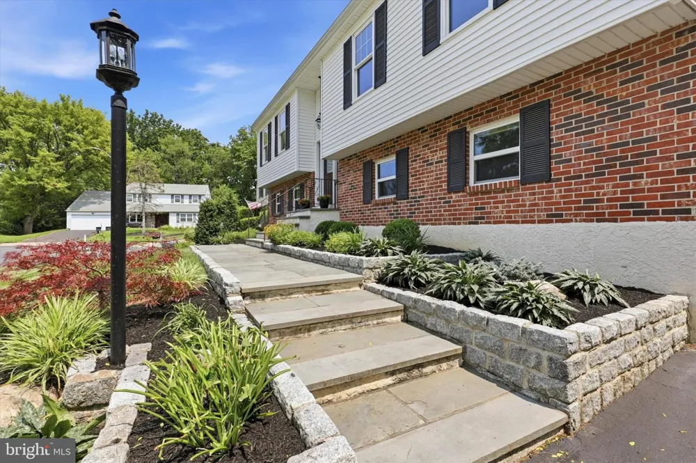 737 VANCE DRIVE Glenside, PA 19038
