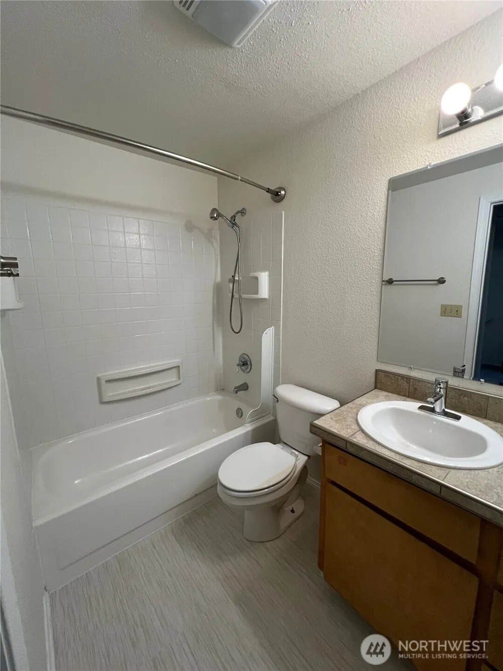 12429 1st Avenue W #2 Everett, WA 98204