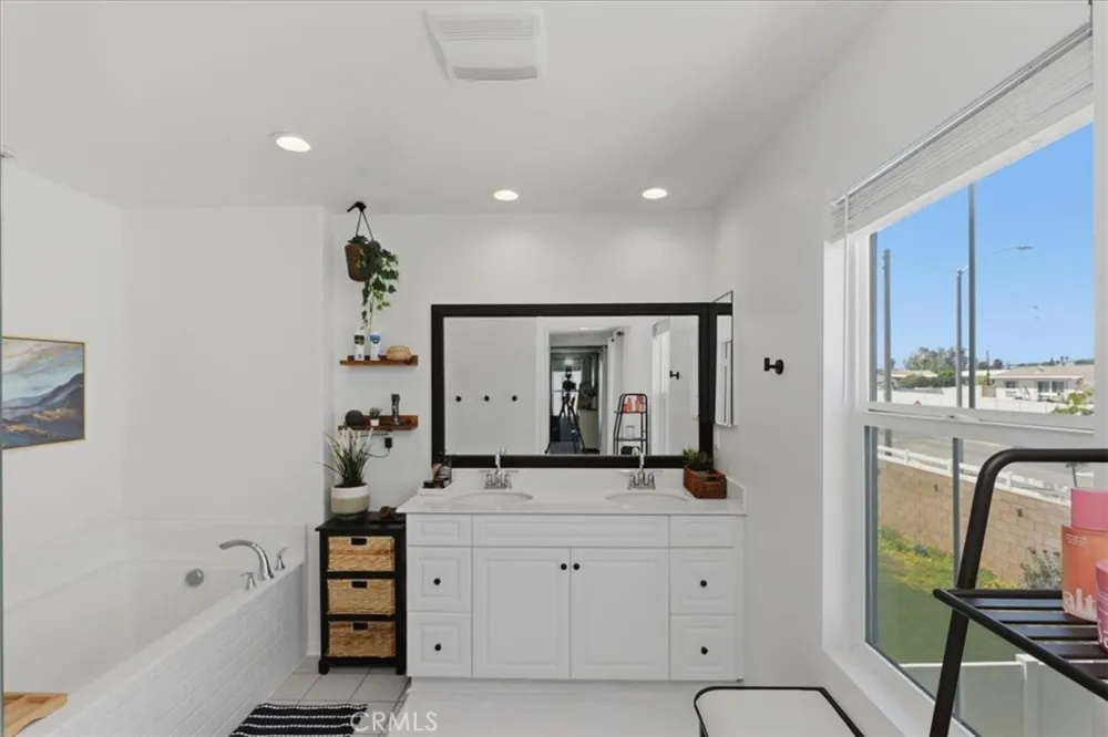 9681 Bonsai Lane Riverside, CA 92508