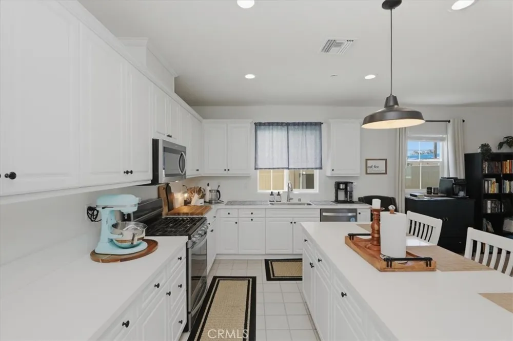9681 Bonsai Lane Riverside, CA 92508