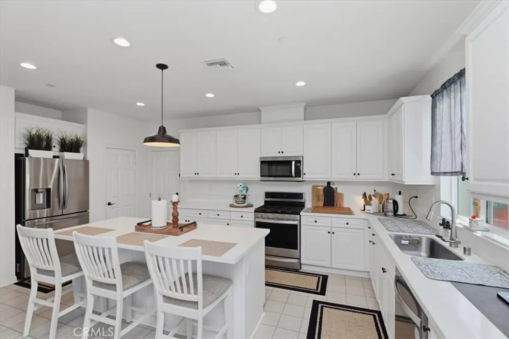 9681 Bonsai Lane Riverside, CA 92508