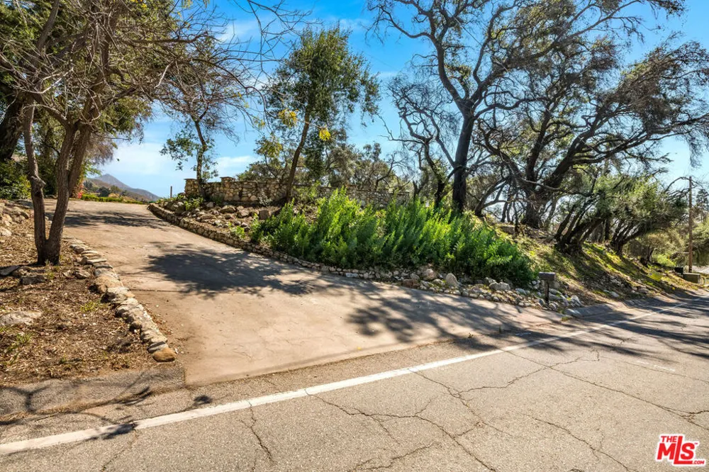 3172 Rubio Canyon Road Altadena, CA 91001