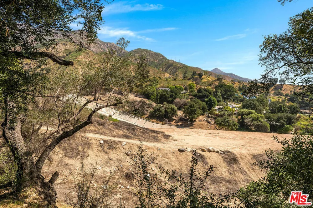 3172 Rubio Canyon Road Altadena, CA 91001