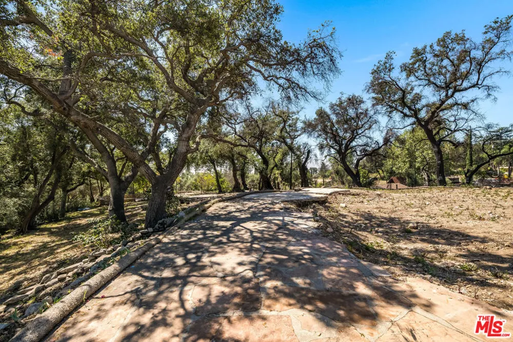 3172 Rubio Canyon Road Altadena, CA 91001