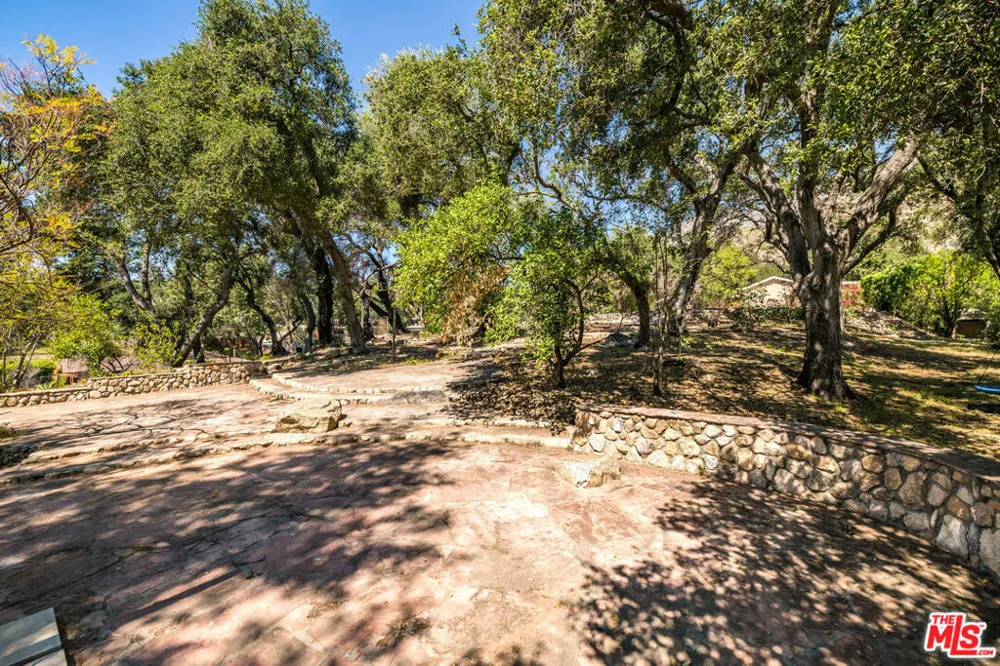 3172 Rubio Canyon Road Altadena, CA 91001
