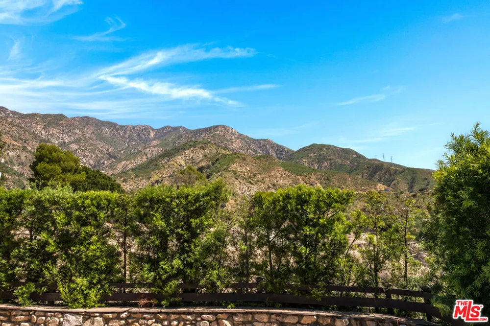 3172 Rubio Canyon Road Altadena, CA 91001