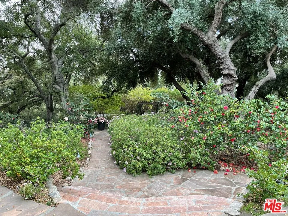 3172 Rubio Canyon Road Altadena, CA 91001
