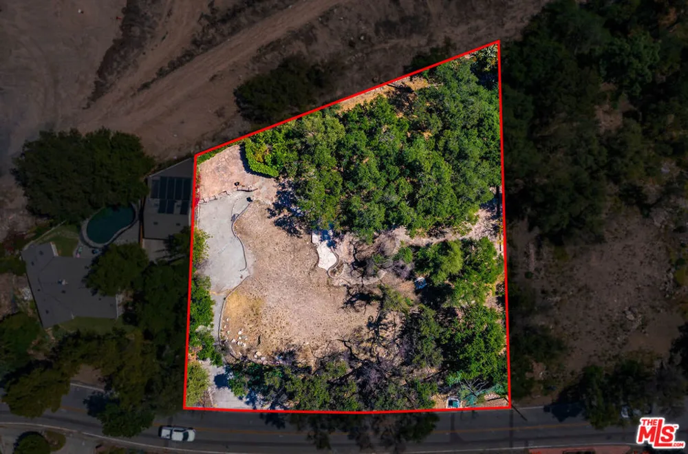 3172 Rubio Canyon Road Altadena, CA 91001
