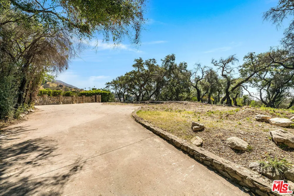 3172 Rubio Canyon Road Altadena, CA 91001