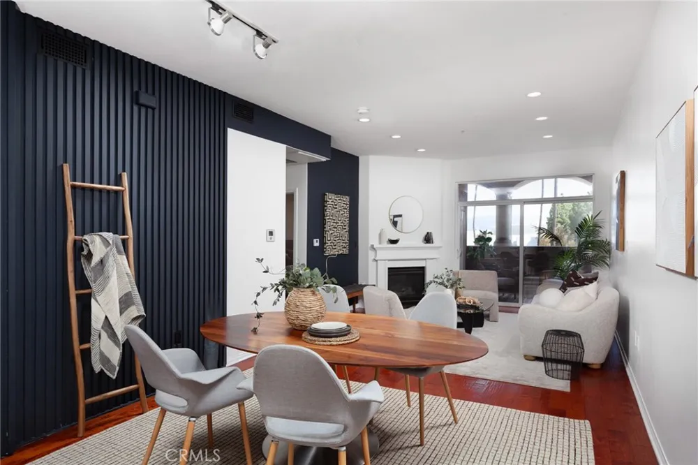 3750 Santa Rosalia Drive #207 Los Angeles, CA 90008