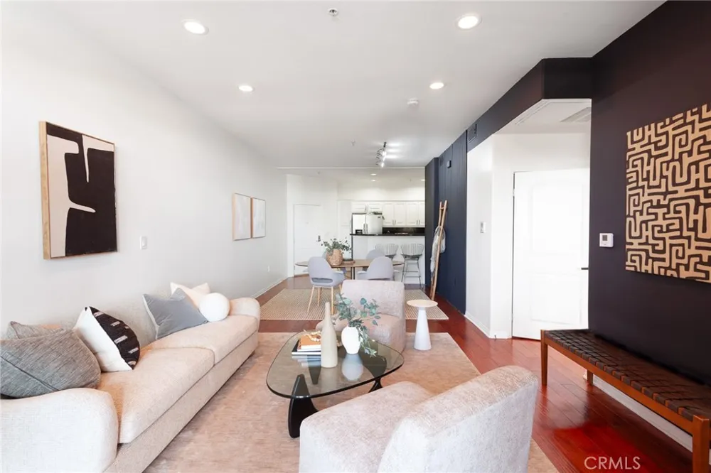 3750 Santa Rosalia Drive #207 Los Angeles, CA 90008