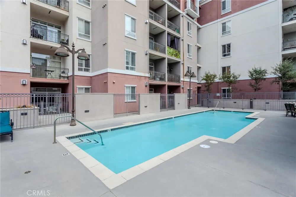 3750 Santa Rosalia Drive #207 Los Angeles, CA 90008