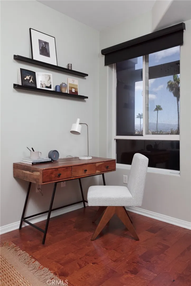 3750 Santa Rosalia Drive #207 Los Angeles, CA 90008