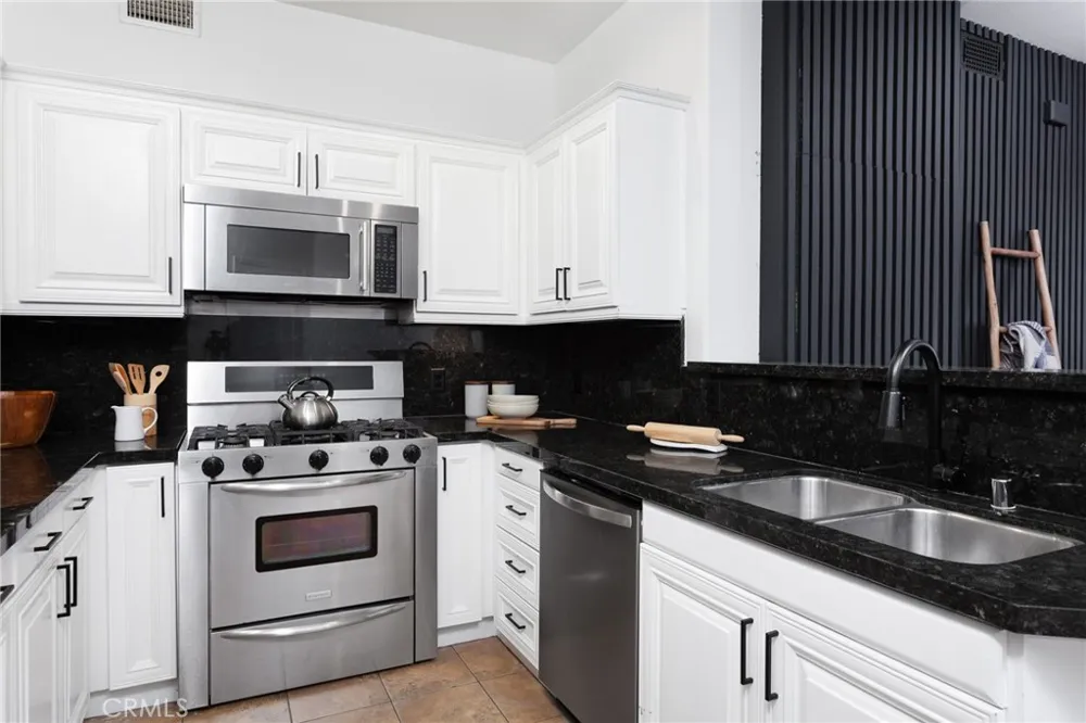 3750 Santa Rosalia Drive #207 Los Angeles, CA 90008