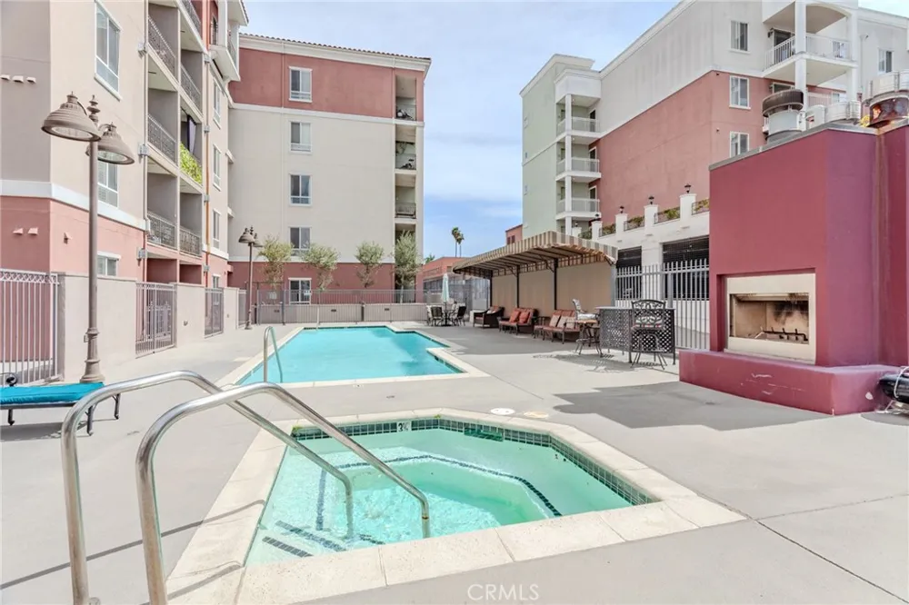 3750 Santa Rosalia Drive #207 Los Angeles, CA 90008